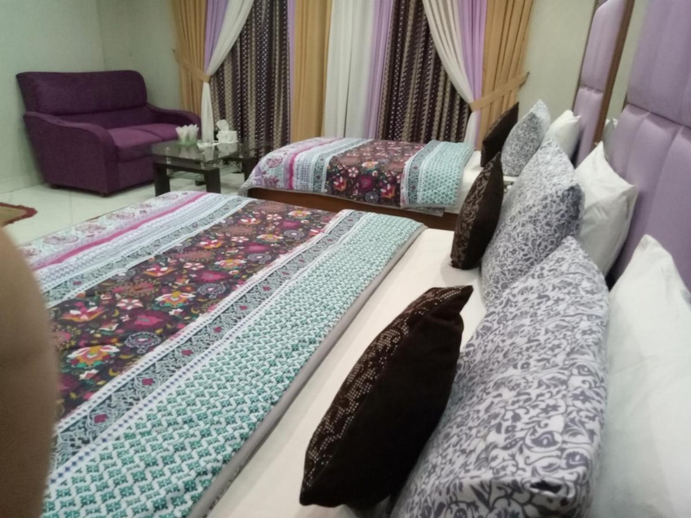 Room image 3